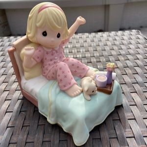 Precious Moments 2009 symbol of membership